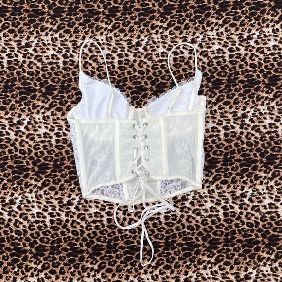 coquette lace corset with pink rosettes - Picture 3 of 8